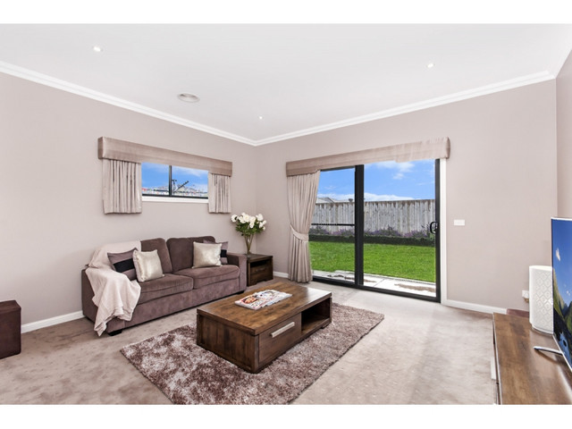 Warrnambool New Construction modern-family-room