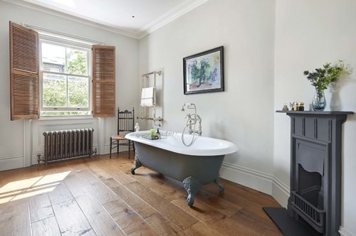 natural wood floor in bathroom | 555 x 483 natural wood floor in bathroom | 555 x 483