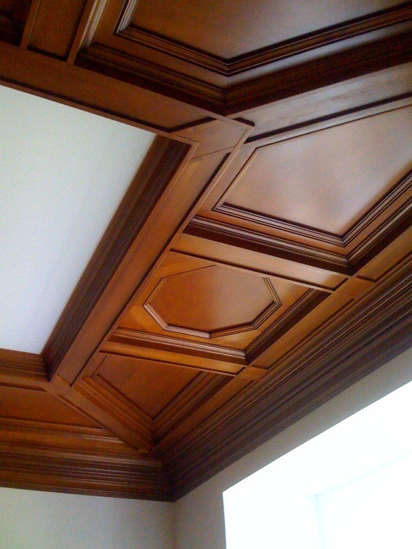 Деревянное оформление интерьеров