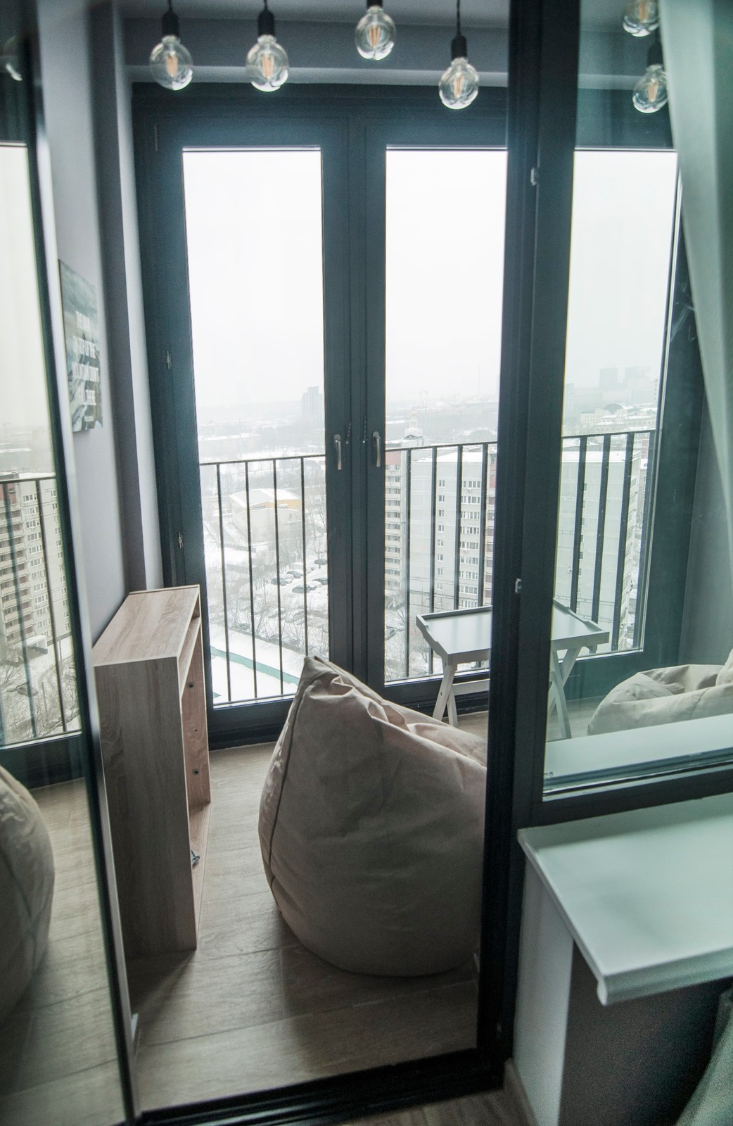 Выход на балкон