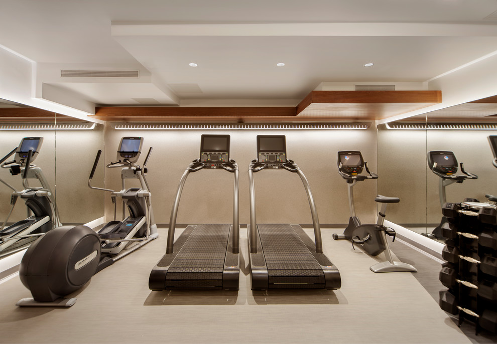 Inspiration for a modern home gym in New York.