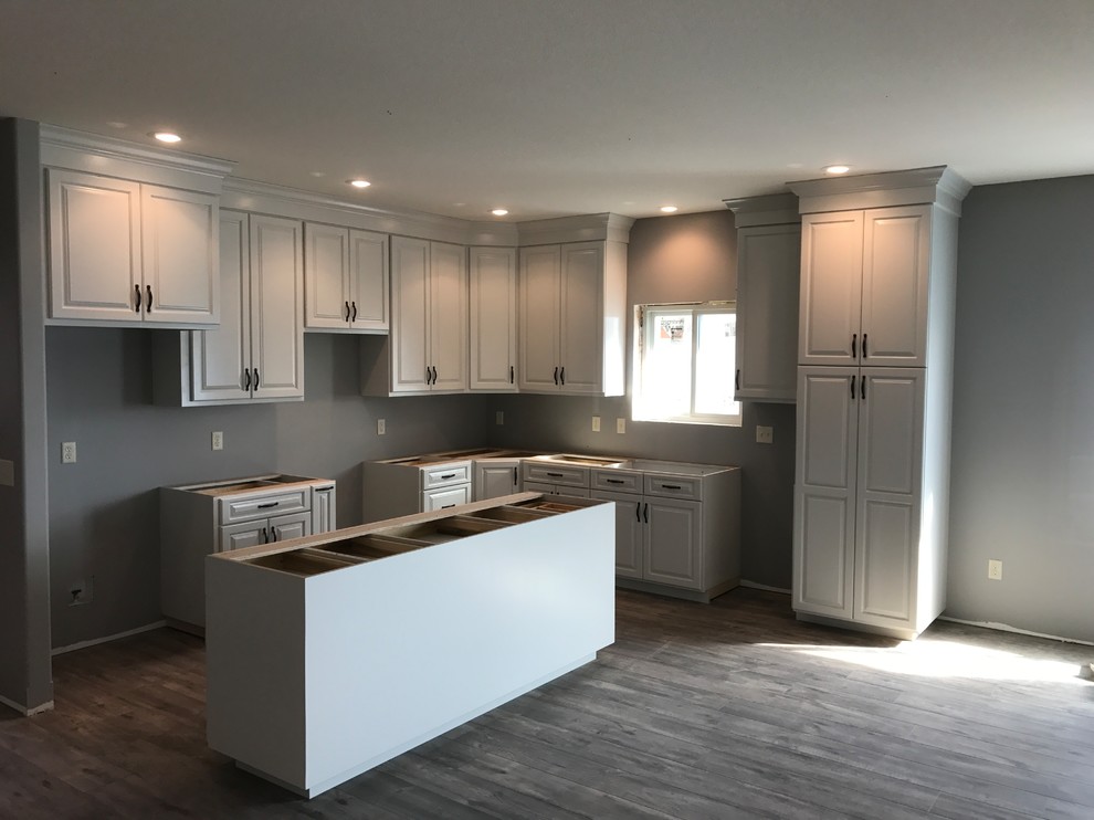 Kitchen - transitional kitchen idea