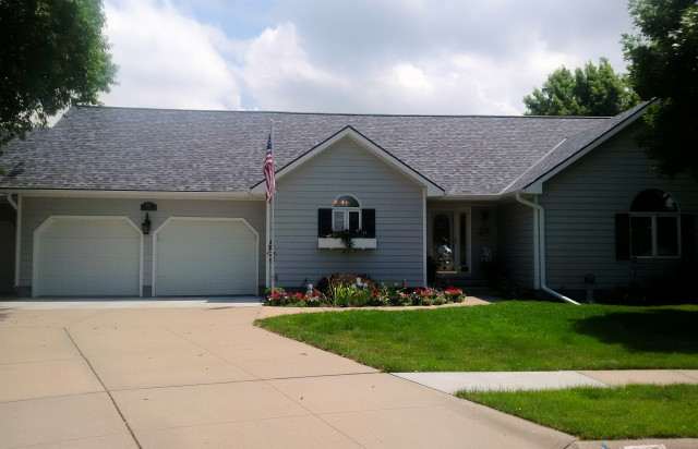 Front entry - BEFORE 