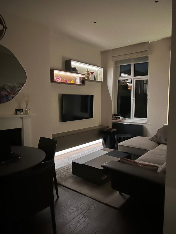 Bedroom with a "private living room"