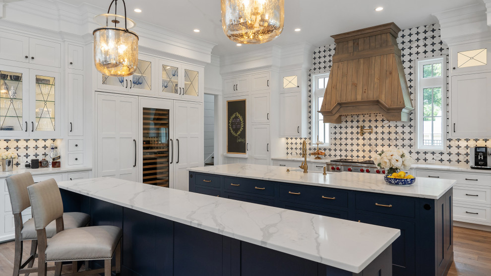 Transitional kitchen photo in Tampa
