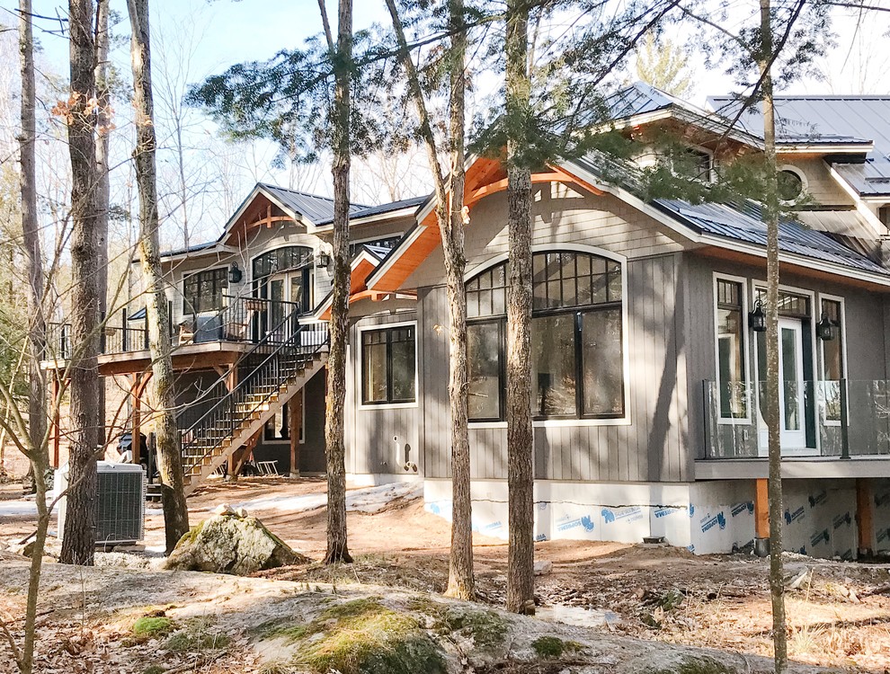 Example of a mountain style exterior home design in Toronto