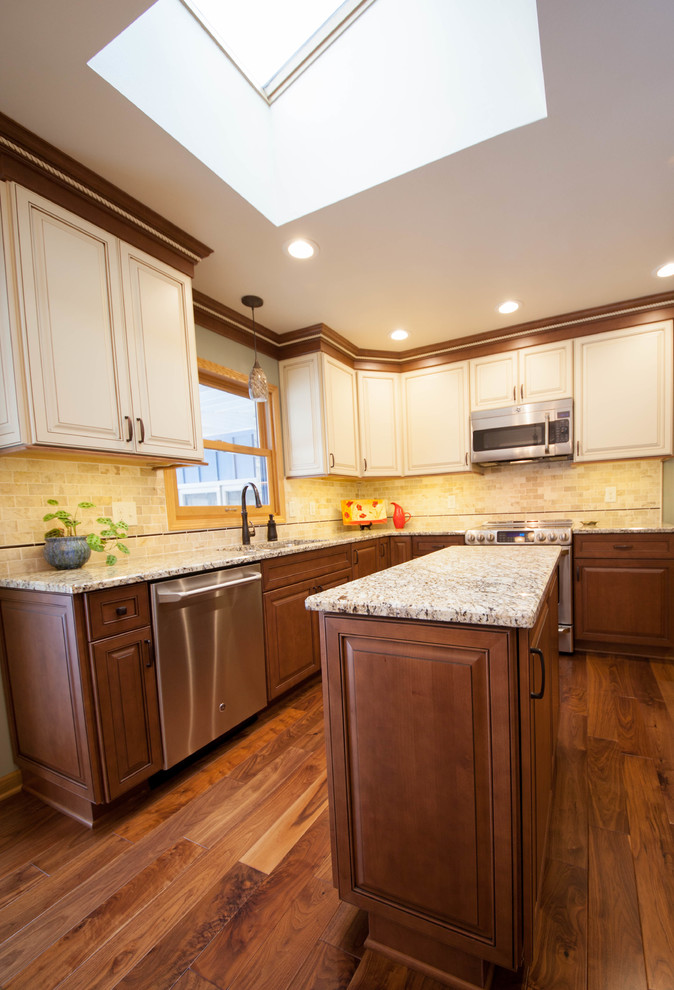 Kitchen - kitchen idea in Milwaukee
