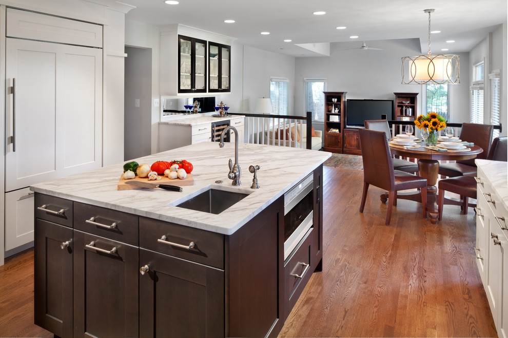 Example of a transitional kitchen design in DC Metro