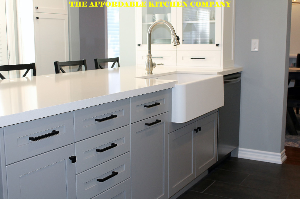 Kitchen - transitional kitchen idea