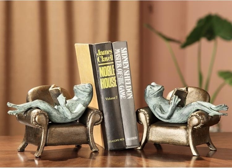 SPI Frogs Reading on Sofa Bookends