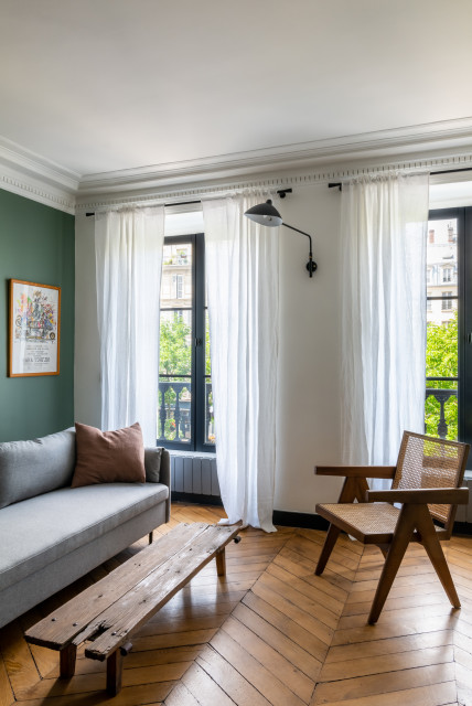 Black is back - Le Marais contemporary-living-room
