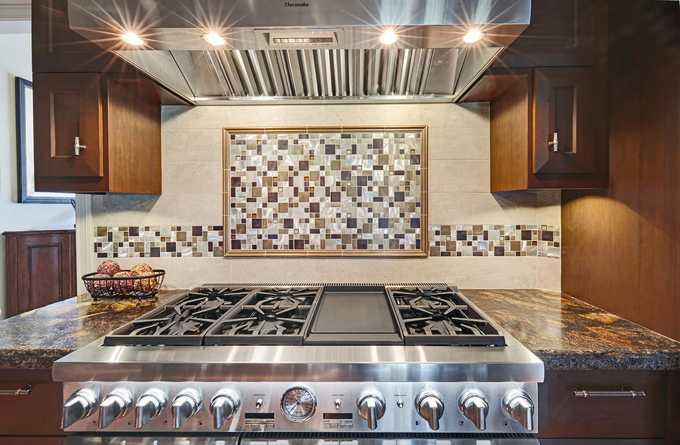 Example of a transitional kitchen design in Sacramento