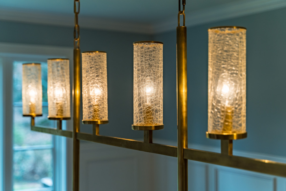 Inspiration for a transitional home design remodel in Raleigh