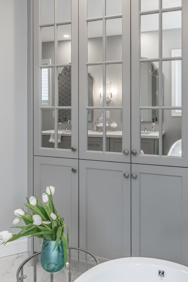 Home design - transitional home design idea in Toronto