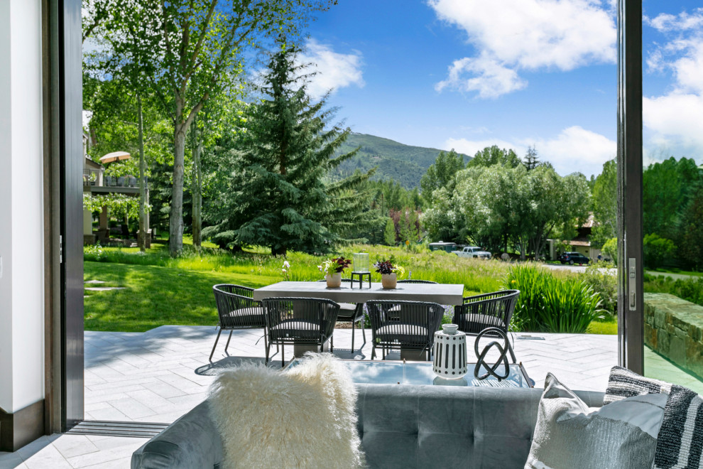Home design - rustic home design idea in Denver