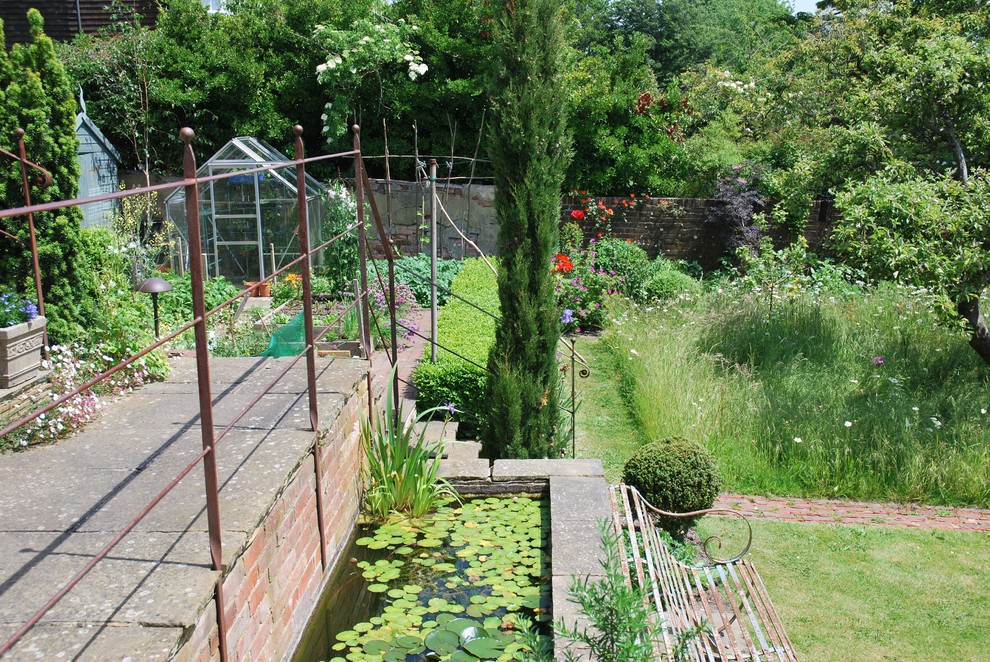 Photo of a traditional garden in Sussex.
