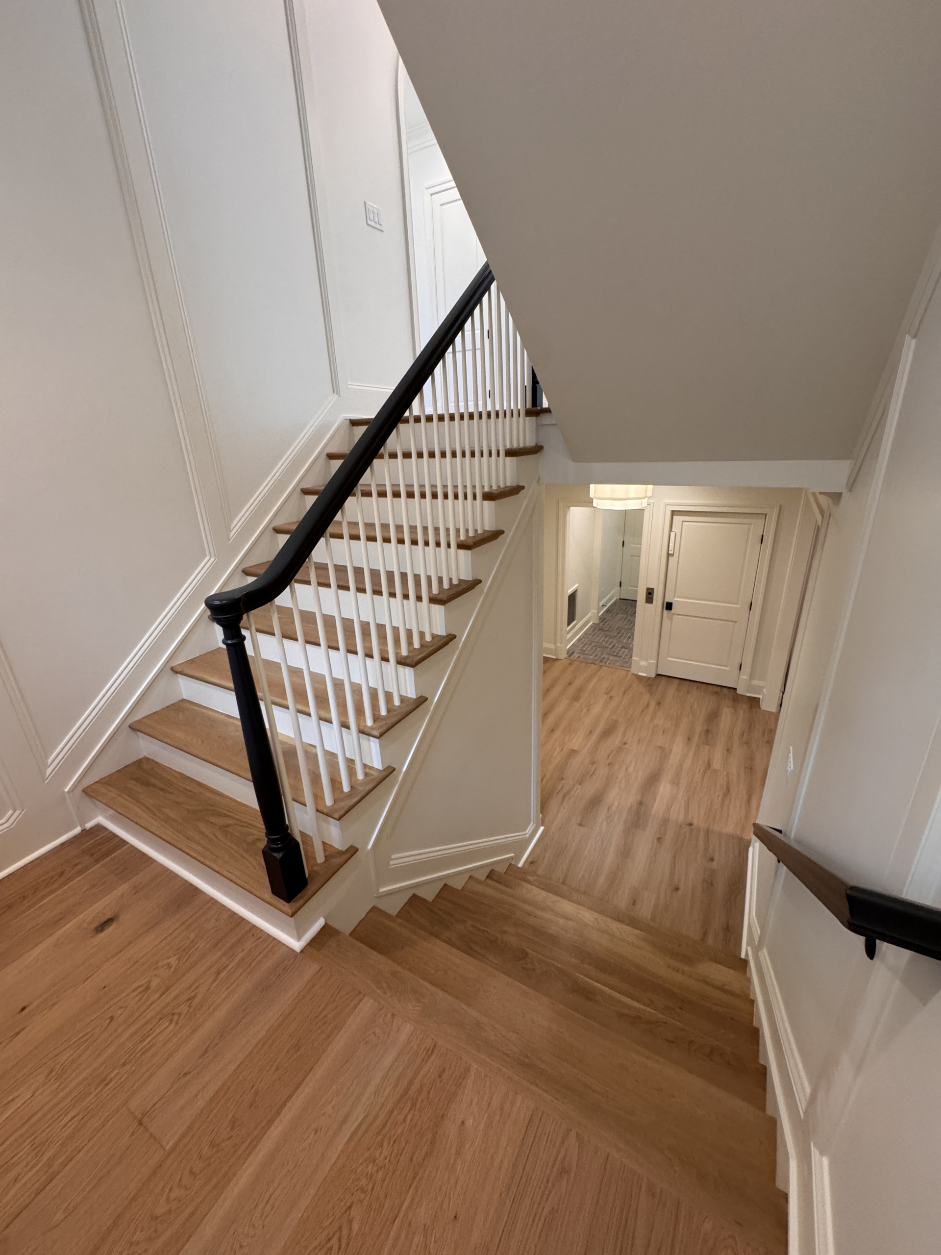 Project #160 | Traditional Box Stair with Gooseneck Handrail