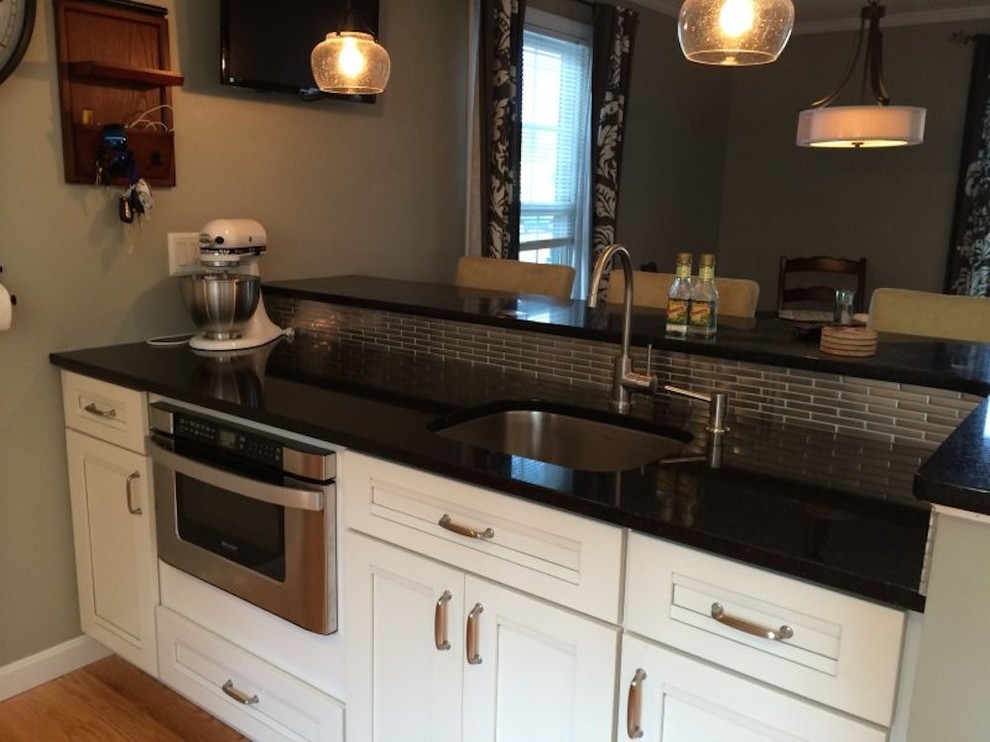 Example of a transitional kitchen design in Boston