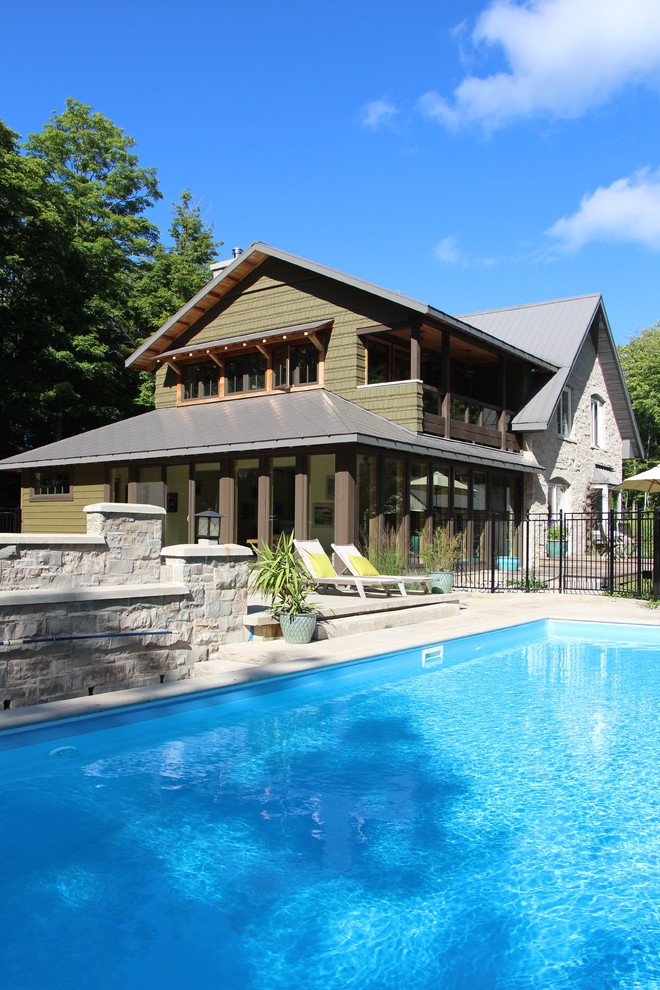 Transitional pool photo in Toronto