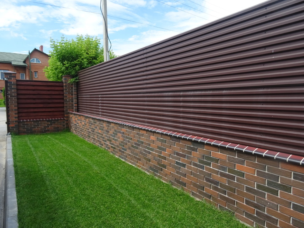 Забор из кирпича Баварская кладка