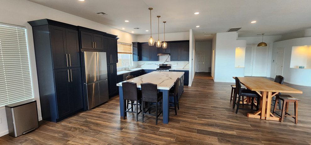 Inspiration for a shabby-chic style kitchen remodel in Phoenix