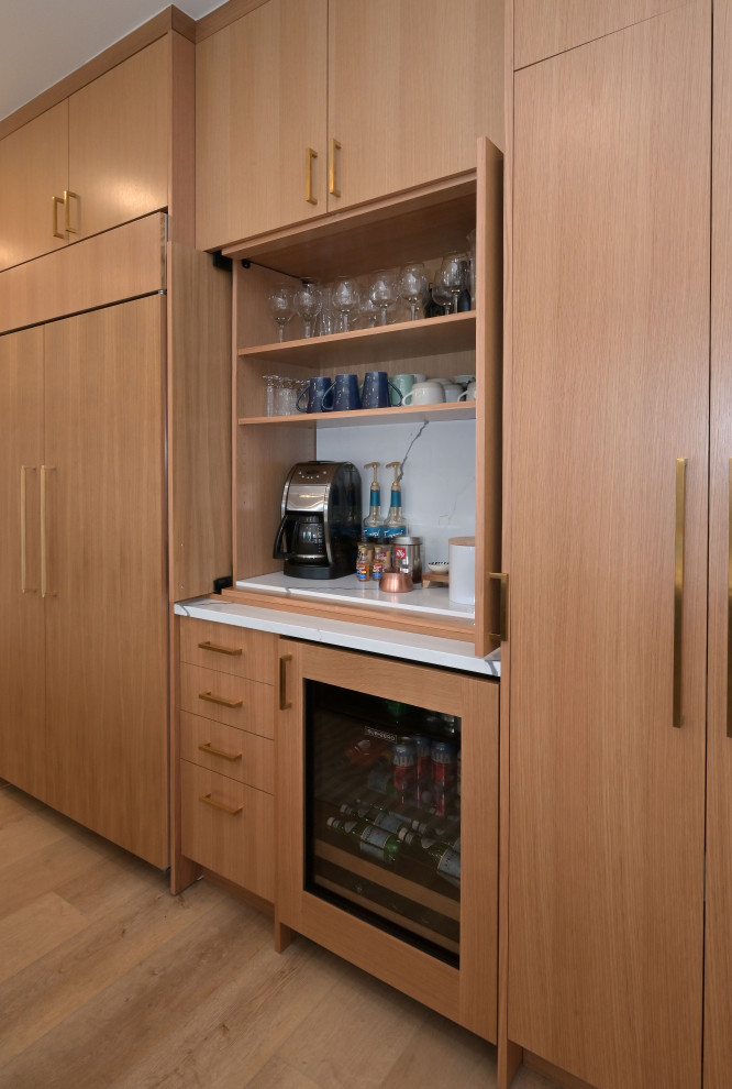 Transitional kitchen photo in Seattle