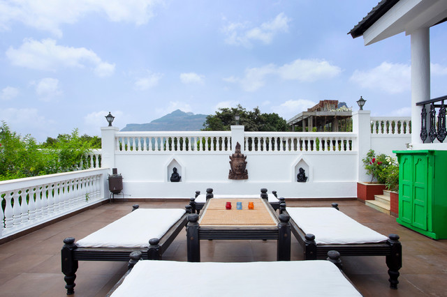 Villa @ Lonavla asiatique-porche