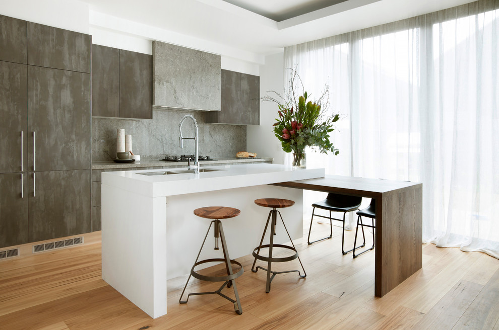 Photo of a contemporary kitchen in Sydney.