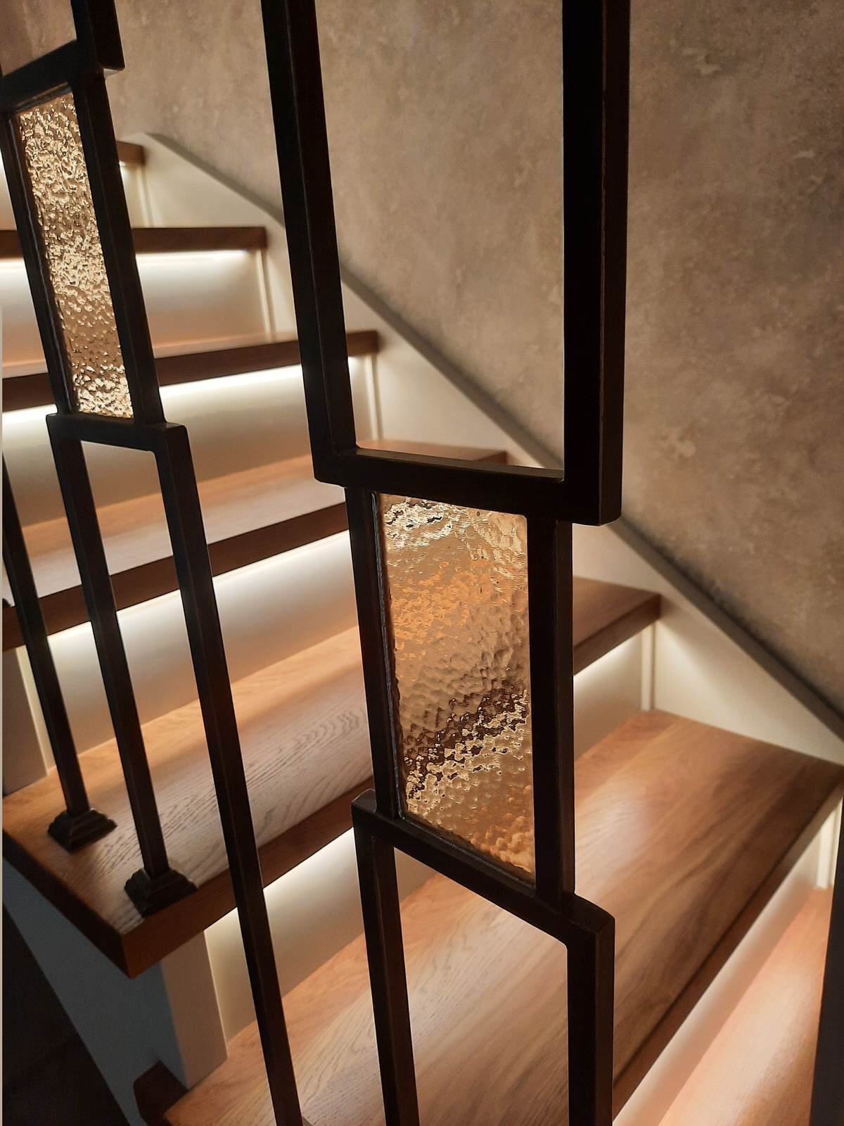 Деревянная лестница в квартире