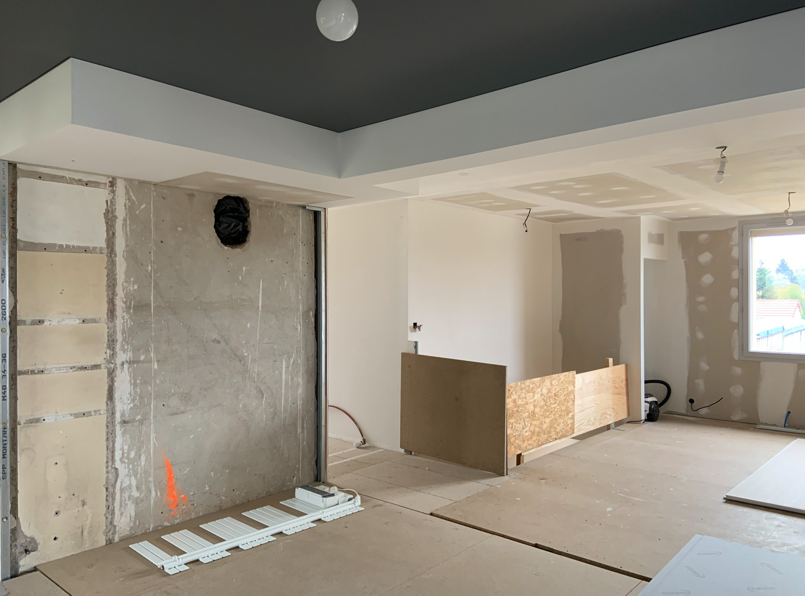 Agencement d'espace et décoration Pièce de vie, entrée et escalier