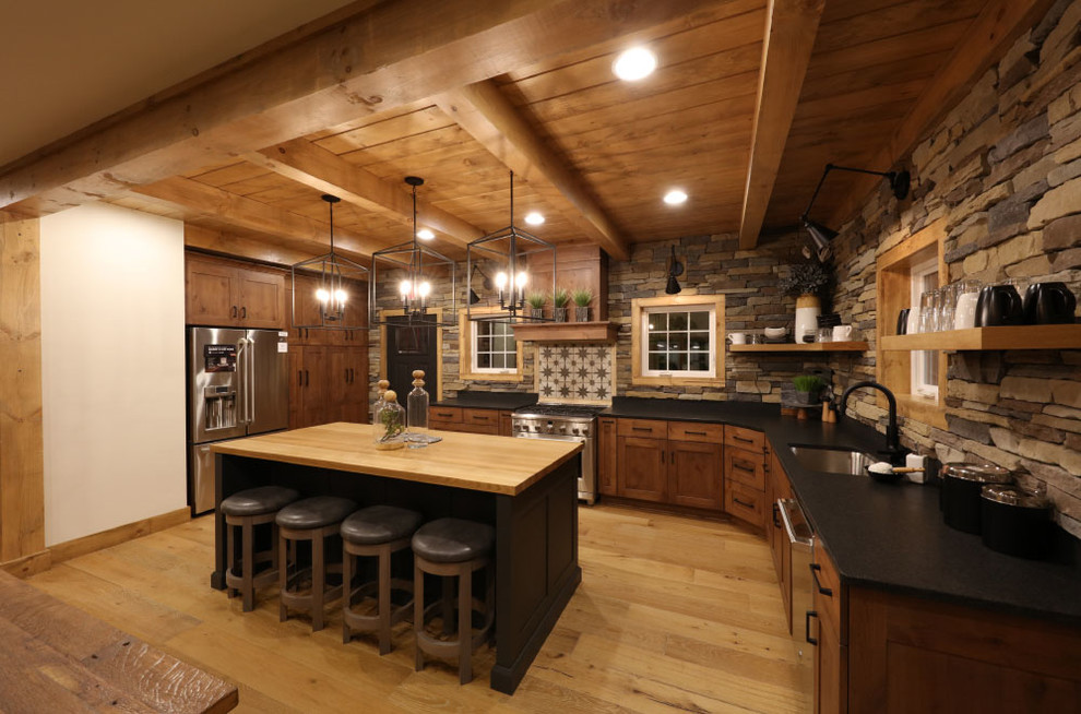 Photo of a country kitchen in Cleveland.