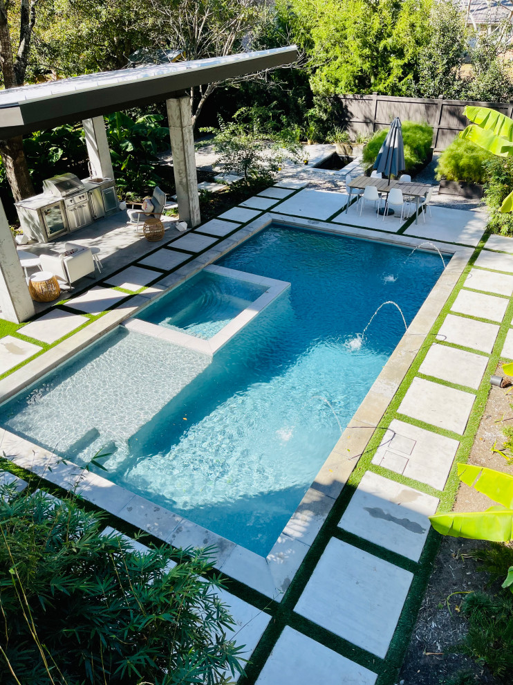 Photo of a modern swimming pool in Charleston.