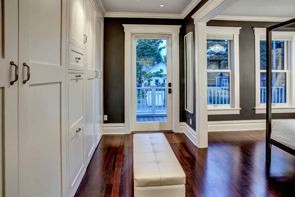Inspiration for a craftsman bedroom remodel in Seattle with multicolored walls