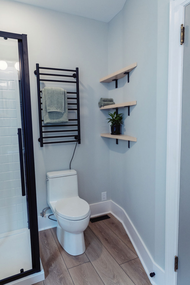 Evanson Toilet and Little Details