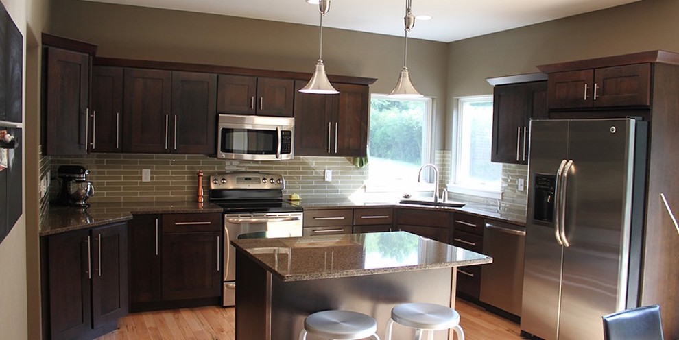 Example of a transitional kitchen design in Cedar Rapids