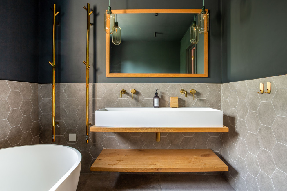 This is an example of a midcentury bathroom in Sussex.