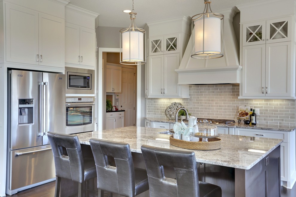 Kitchen - transitional kitchen idea in Minneapolis