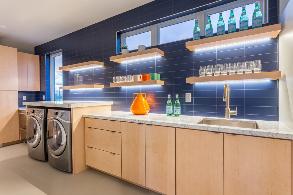Photo of a contemporary laundry room in DC Metro.