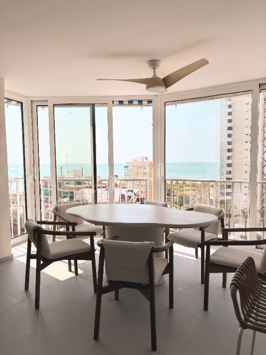 VIVIENDA MEDITERRANEA EN PRIMERA LINEA DE PLAYA