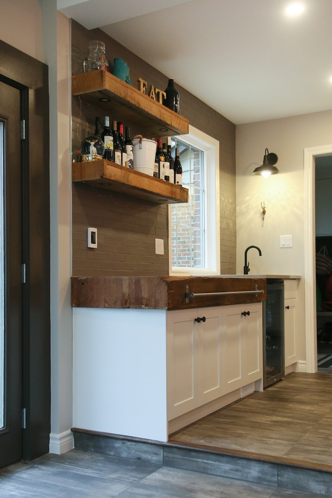 Inspiration for an eclectic home design remodel in Toronto