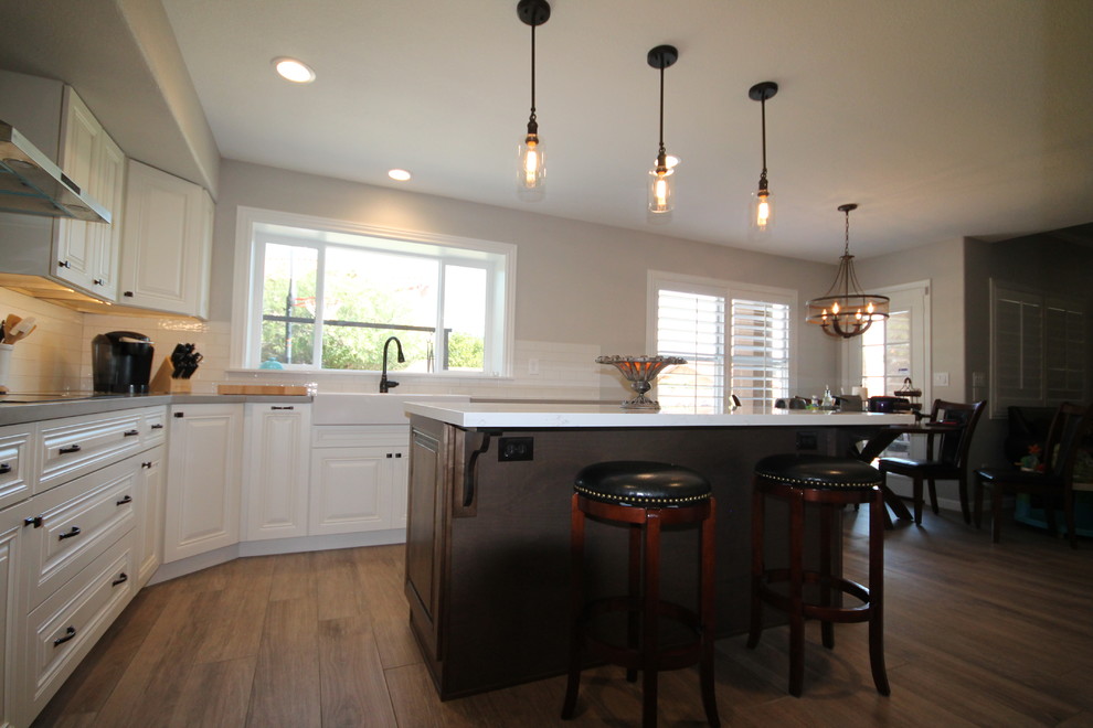 Example of a transitional kitchen design in Phoenix