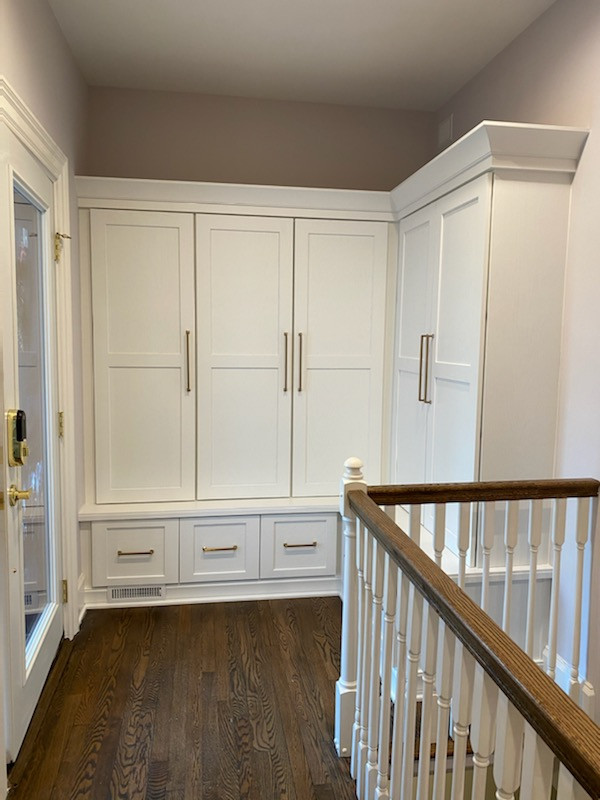 Inspiration for a large transitional mudroom remodel in Baltimore