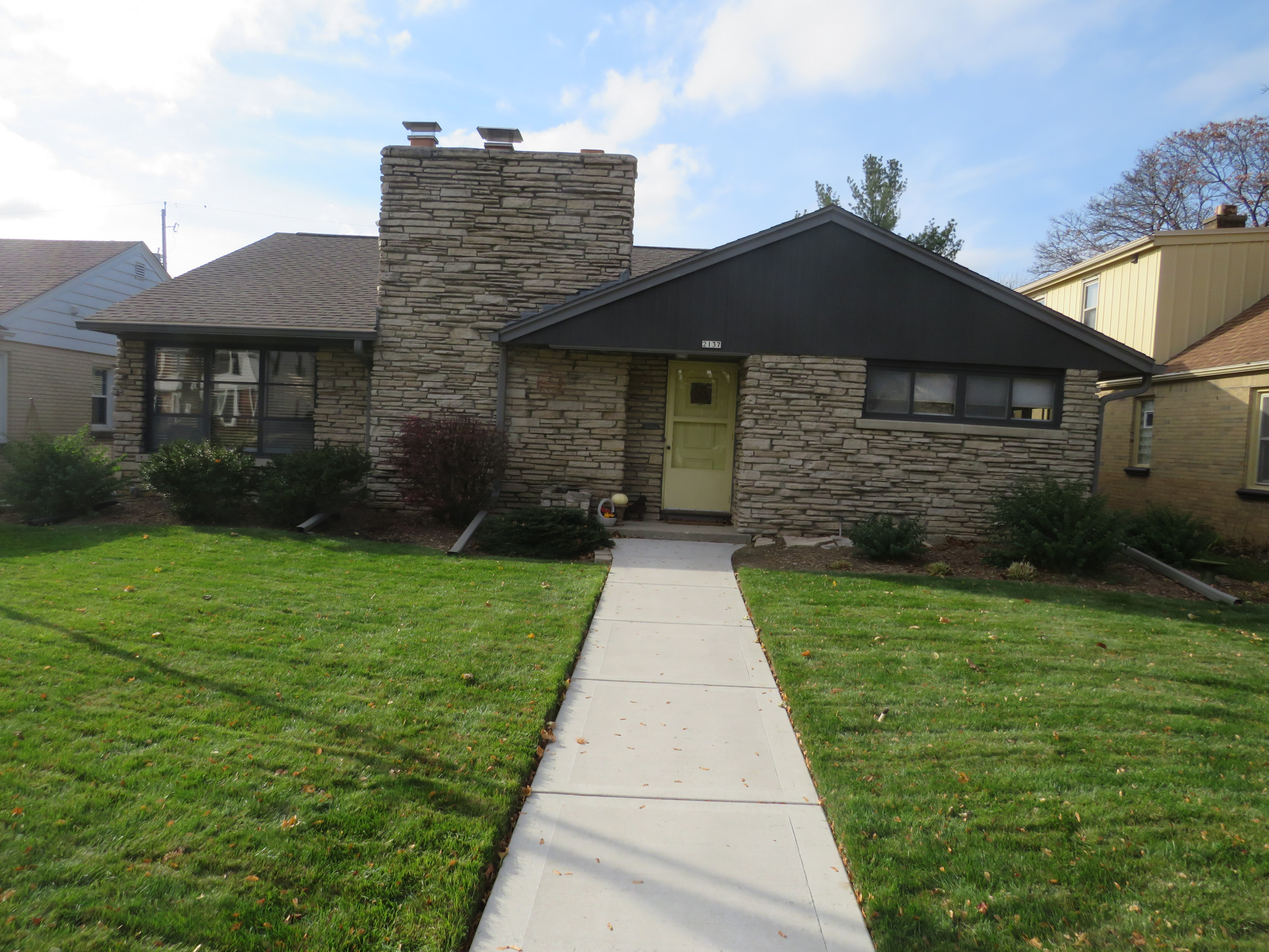 Mid-Century Front + Backyard Landscape - Wauwatosa, WI