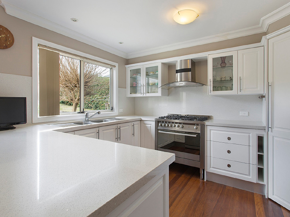 This is an example of a modern kitchen in Adelaide.