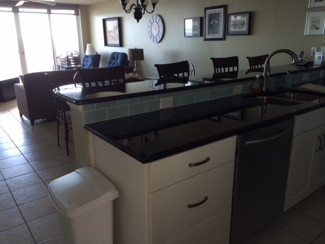 Home design - transitional home design idea