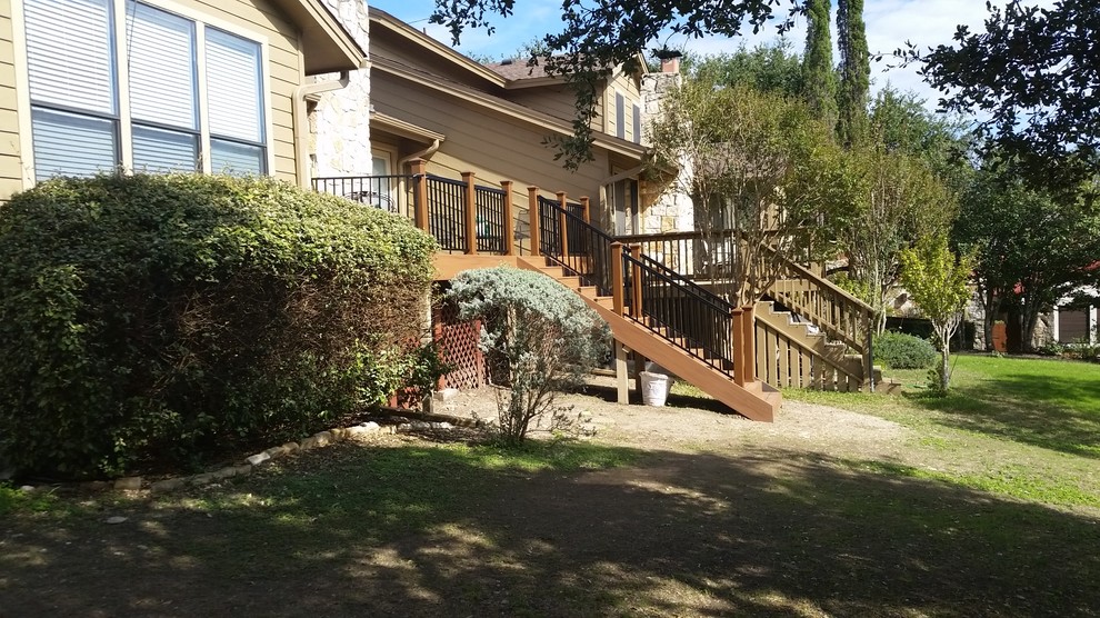 Transitional deck photo in Austin