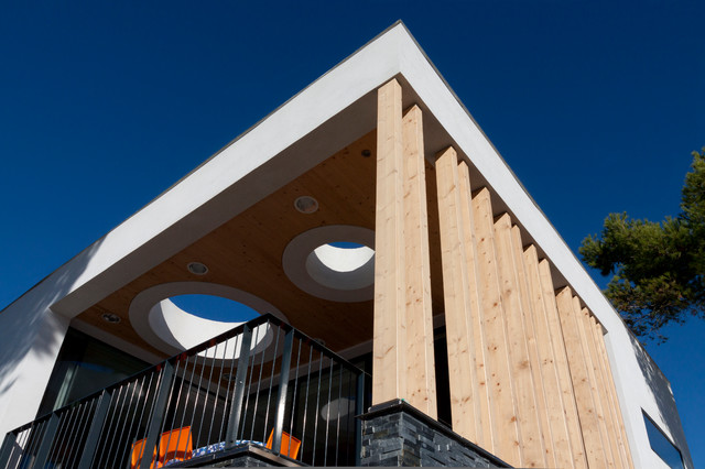 Villa R. contemporary-deck