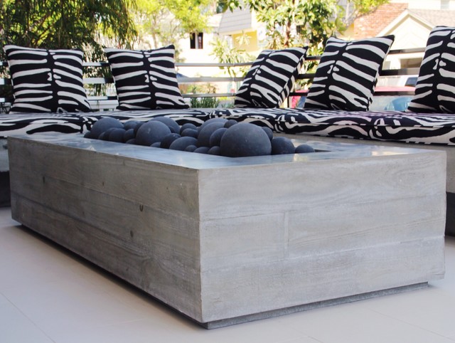Firepit contemporary-deck