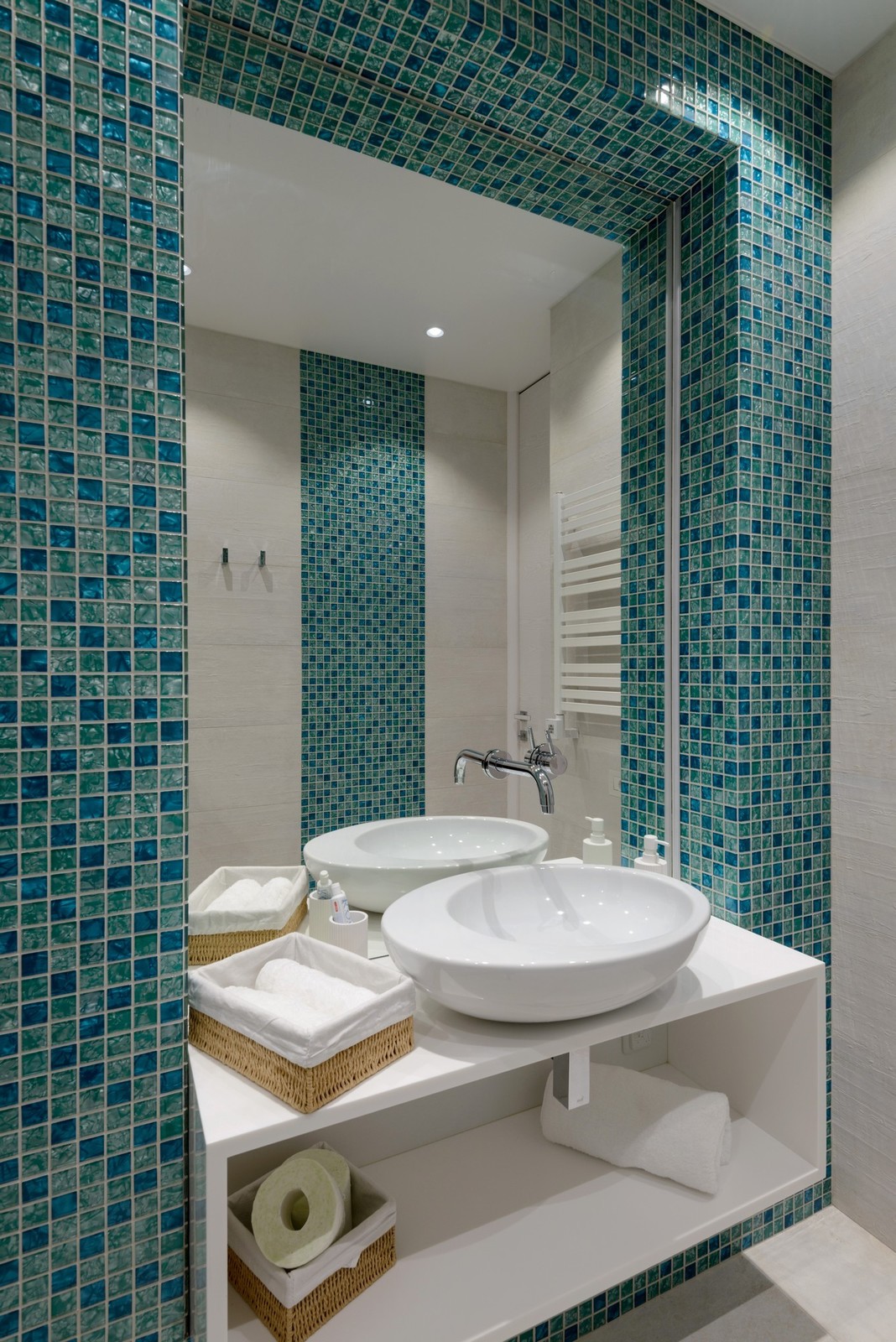 Просторная квартира с деревянными колоннами