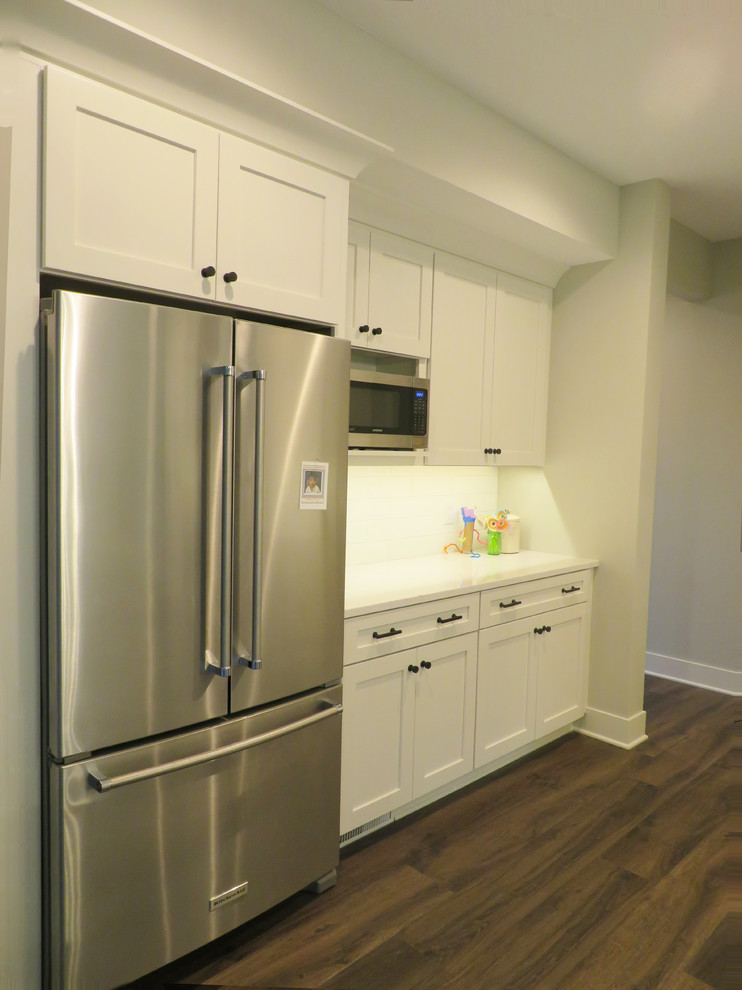 Transitional home design photo in Grand Rapids